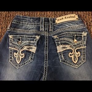 Size 26 Rock Revival Capris